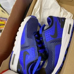 Black and blue air max size 7c kids